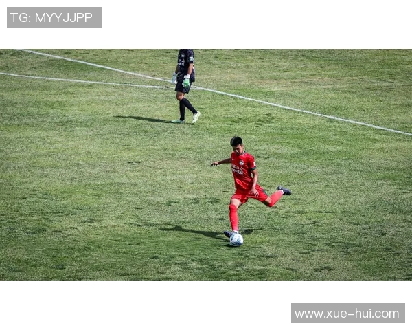 黄丽独家解析足球技巧与战术分享助你提升球场表现