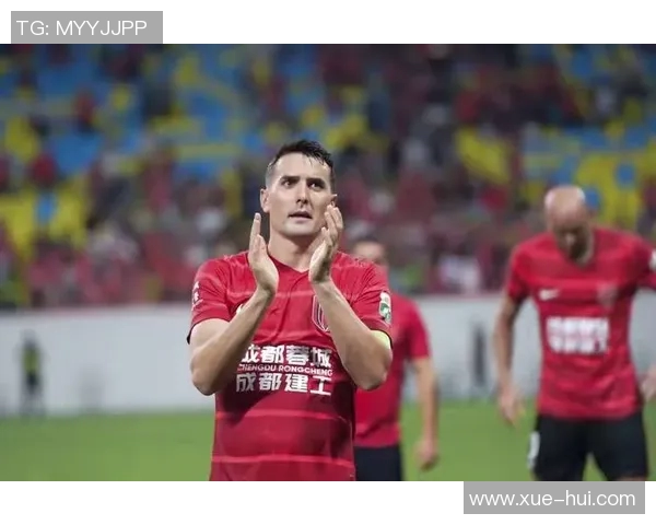 足球巨星坚守球队承诺续约不离开东家展现忠诚与热爱 足球巨星坚守球队承诺续约不离开东家展现忠诚与热爱